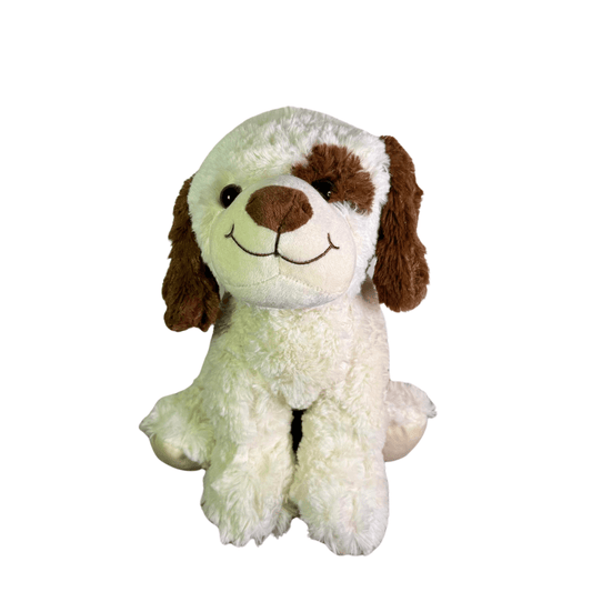 Charlie de hond knuffel - Make a bearCharlie de hondenknuffel, wit met bruine vlekken, zachte vacht en schattige uitstraling.